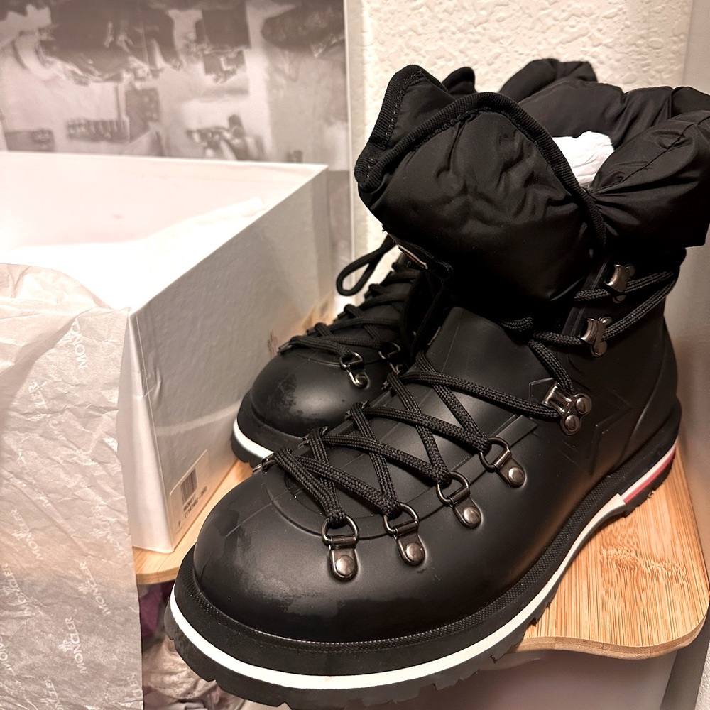 Moncler Inaya Boots With Removable Insulated Down Black Size US9 Like New